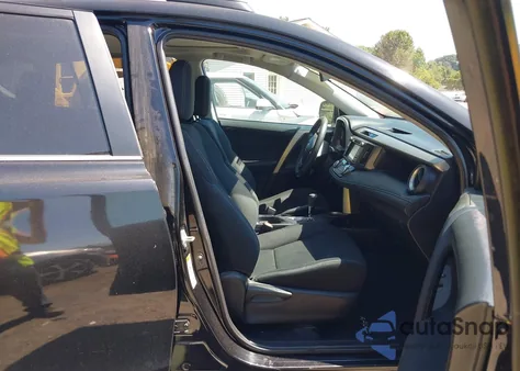 2014 Toyota Rav4 Xle z USA, uszkodzony, nr VIN 2T3RFREV2EW167848